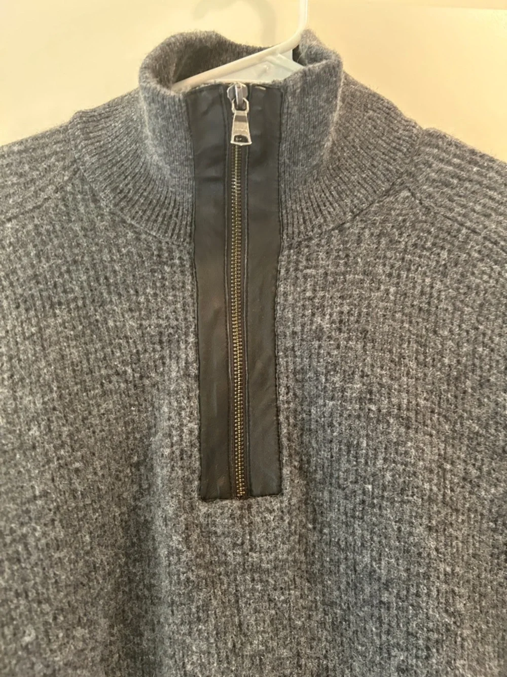 Banana Republic Merino Extra Fine Wool Ribbed sweater Zip Neck w/leather trim L